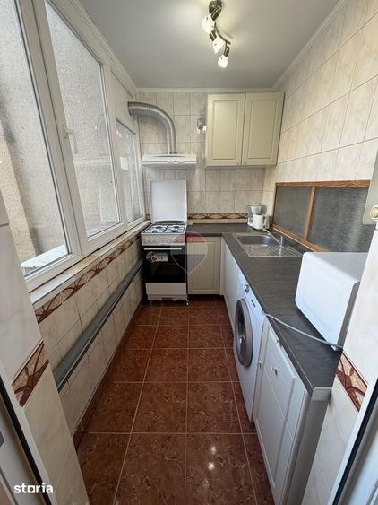 Apartament cu 2 camere decomandat în Calea București