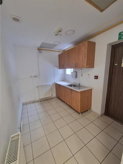 Spațiu comercial, de 120 mp, în Central