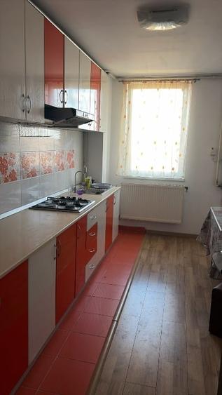 Apartament cu 2 camere semidecomandat, mobilat în Grădiște