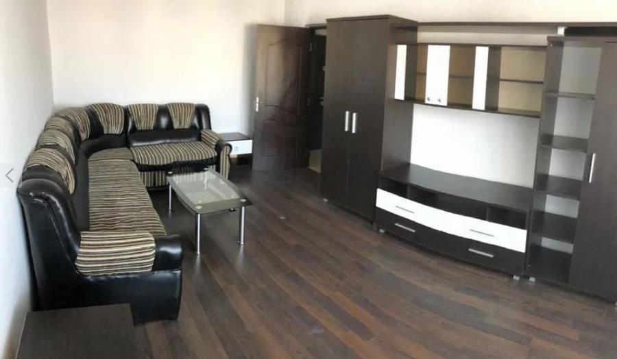 Apartament cu 4 camere decomandat, mobilat în Tineretului