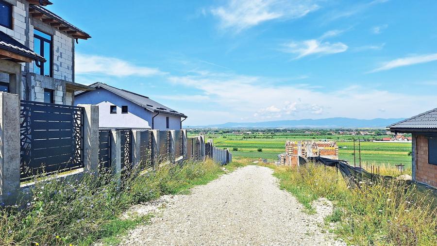 Teren curti constructii 627mp la intrare in Bod dinspre Sanpetru - 2