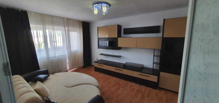 Apartament cu 2 camere decomandat în Radu Negru