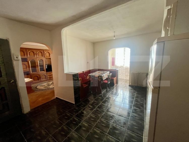 Apartament decomandat de vânzare - zona Rogerius - 5