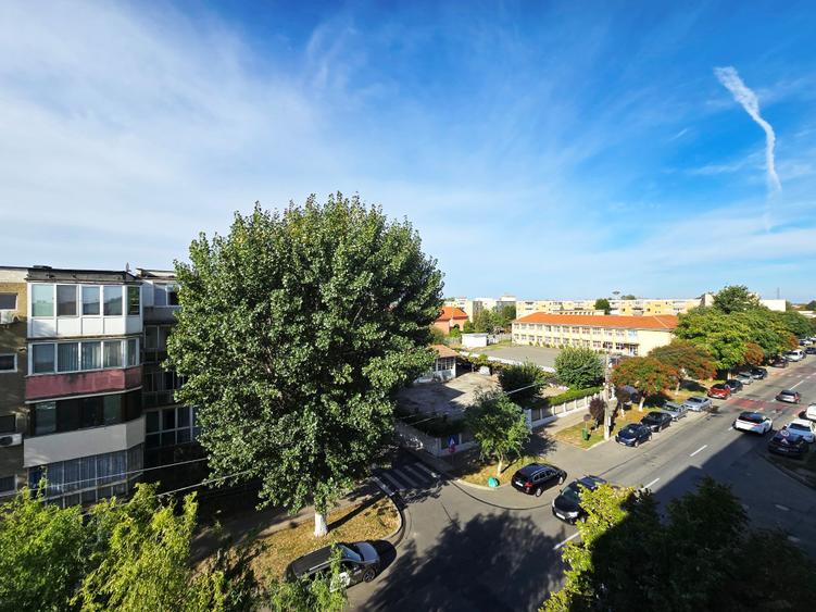 Apartament cu 3 camere în Aurel Vlaicu