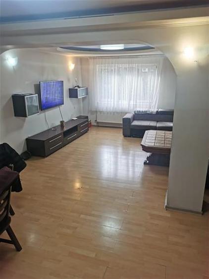 Casă individuală cu 6 camere cu Teren 180 Mp în Vatra Luminoasă