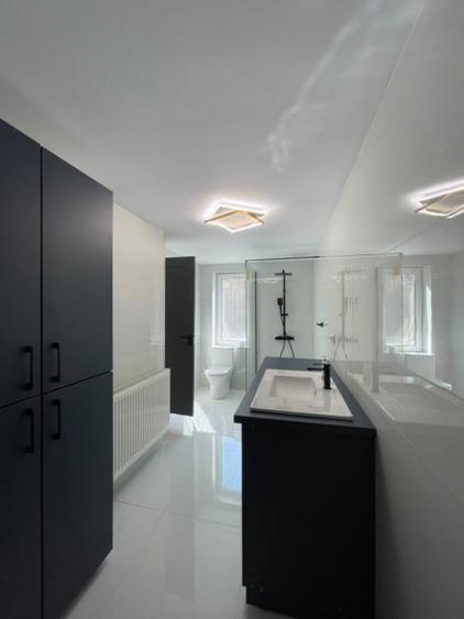 Apartament cu 3 camere decomandat în Ultracentral