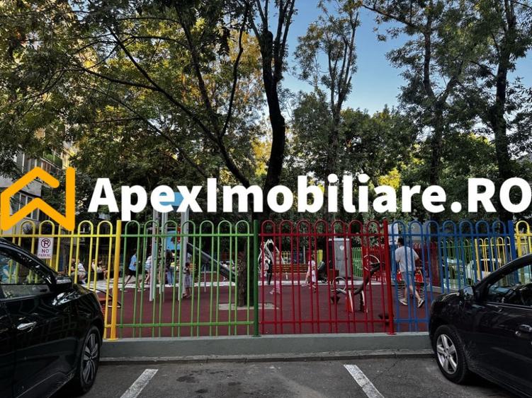 Apartament cu 2 camere decomandat în Eroii Revoluției