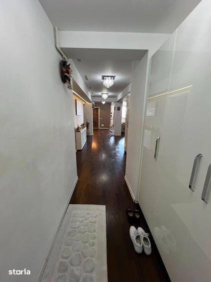 Apartament cu 4 camere, mobilat în Metalurgiei