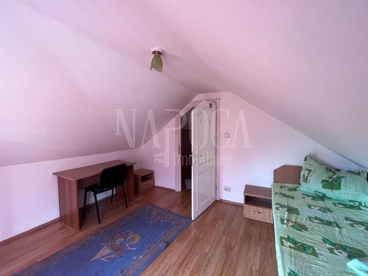 Casă individuală cu 12 camere cu Canalizare în Mărăști