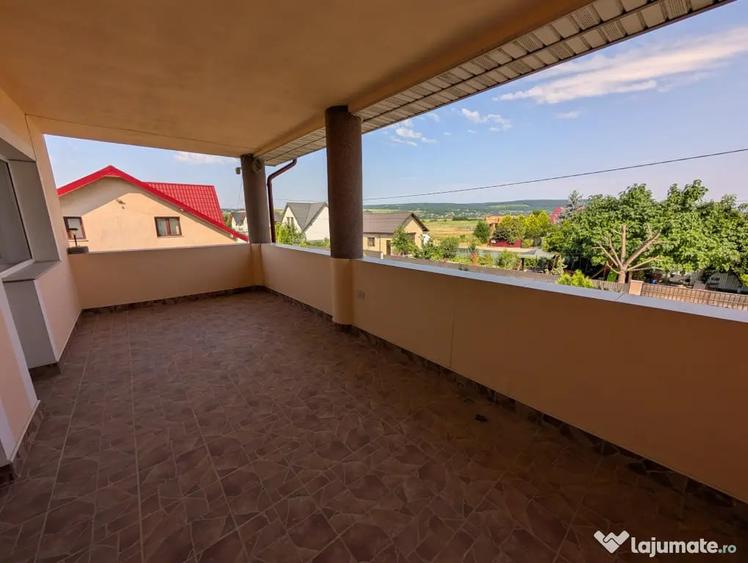 Casă cu 5 camere cu Teren 500 Mp în Lilieci