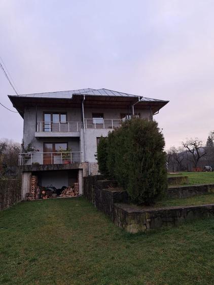 Casa spatioasa la vanzare 4000 mp teren, 400 mp construiti. - 5