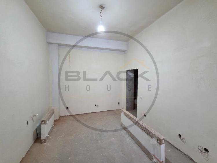Casă individuală cu 5 camere cu Canalizare în Central