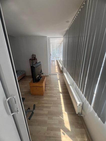 Apartament cu 4 camere decomandat în Port