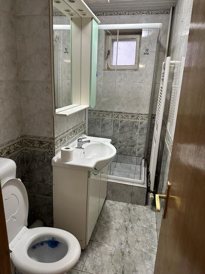 Apartament cu 4 camere decomandat în Popoveni