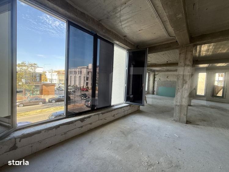 Spațiu comercial, de 197 mp, în Micro 6