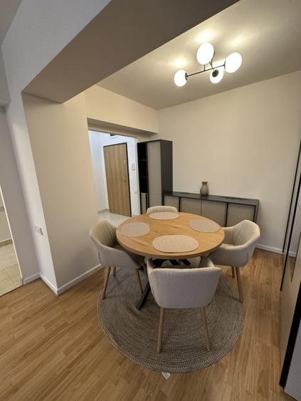 Apartament cu 2 camere semidecomandat în Mărăști