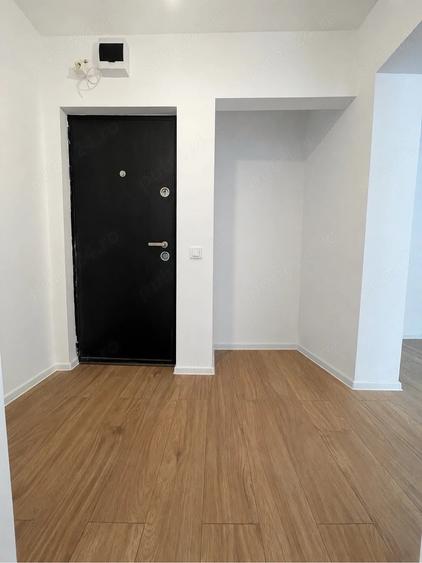 Apartament cu 2 camere semidecomandat în Est