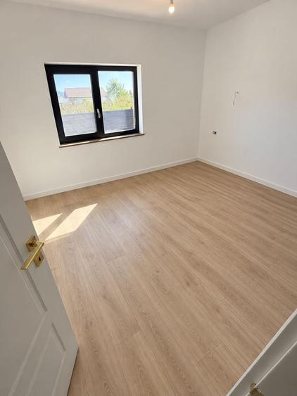 Casă cu 4 camere în Dancu