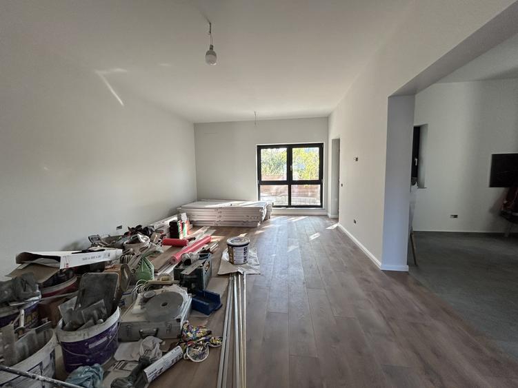 Casă individuală cu 5 camere cu Canalizare în Popas Păcurari