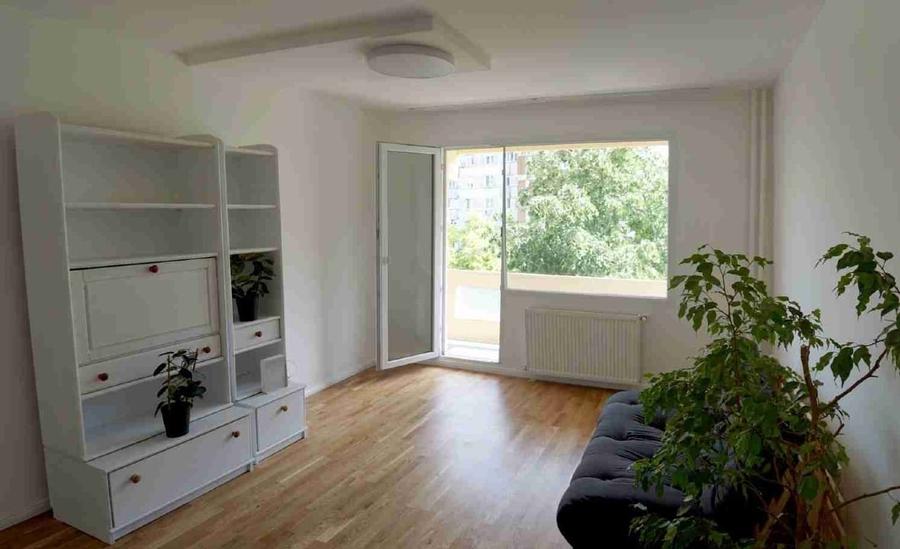 Apartament cu 3 camere semidecomandat, mobilat în Circumvalațiunii
