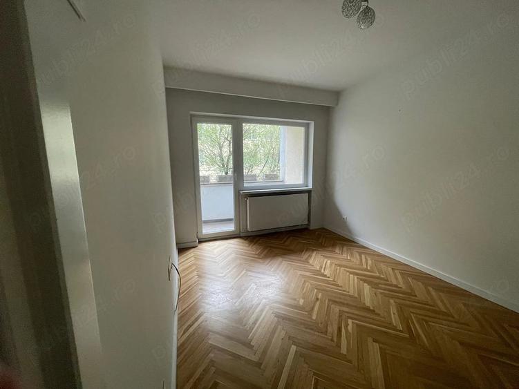 Apartament cu 4 camere decomandat în Republicii