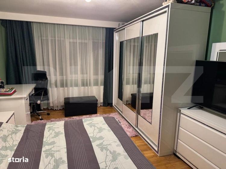 Apartament cu 3 camere semidecomandat în Obcini