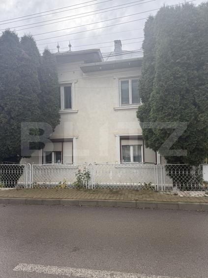 Casă individuală cu 6 camere cu Canalizare în Câmpulung Moldovenesc