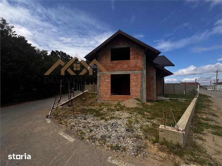 Casă cu 3 camere cu Teren 260 Mp în Recea