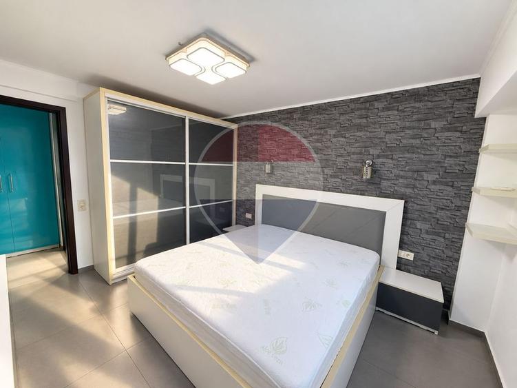 Apartament cu 2 camere semidecomandat, mobilat în Boema