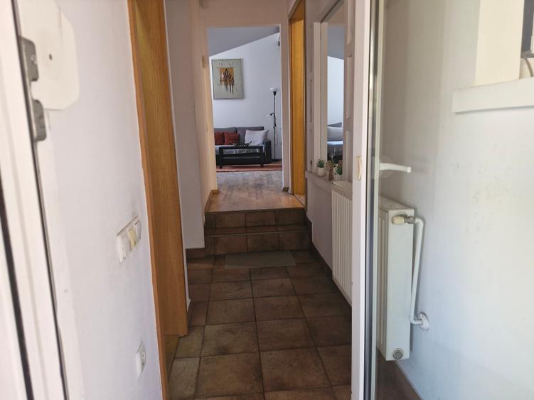 Apartament cu 4 camere semidecomandat în Circumvalațiunii