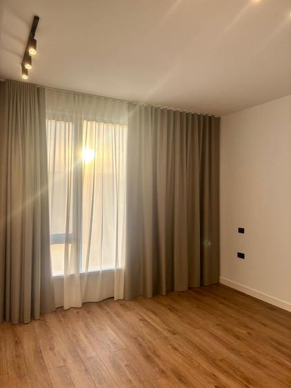 Casă cu 4 camere cu Teren 300 Mp în Tunari