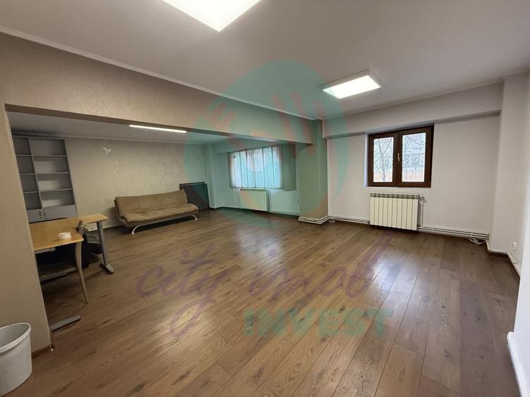 Apartament cu 4 camere decomandat, mobilat în Calea Călărașilor
