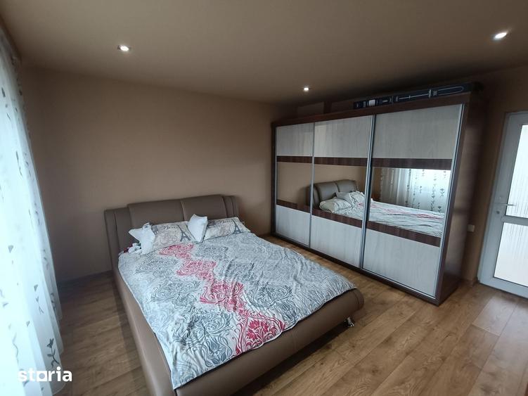 Casă cu 3 camere cu Teren 1760 Mp în Meteș