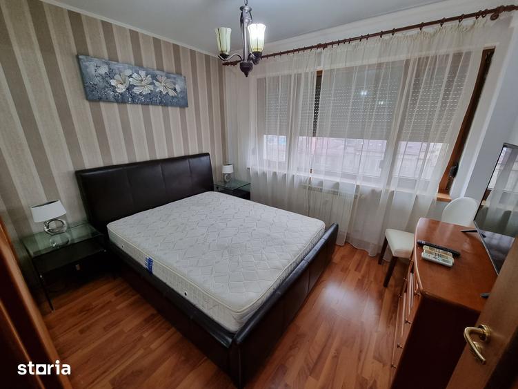Apartament cu 3 camere semidecomandat în Dorobanți