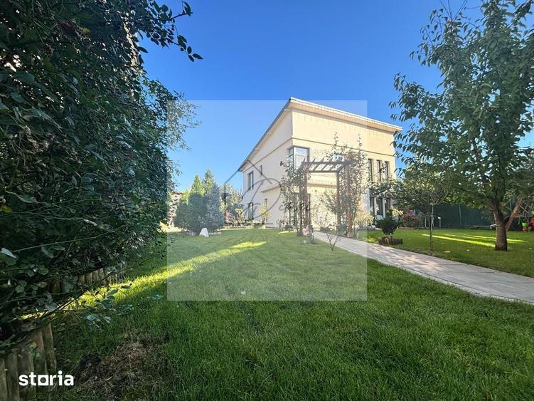 Casă cu 5 camere cu Teren 560 Mp în Corbeanca