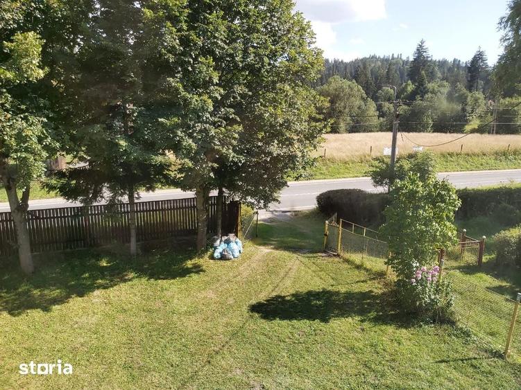 Casă cu 5 camere cu Teren 3908 Mp în Central