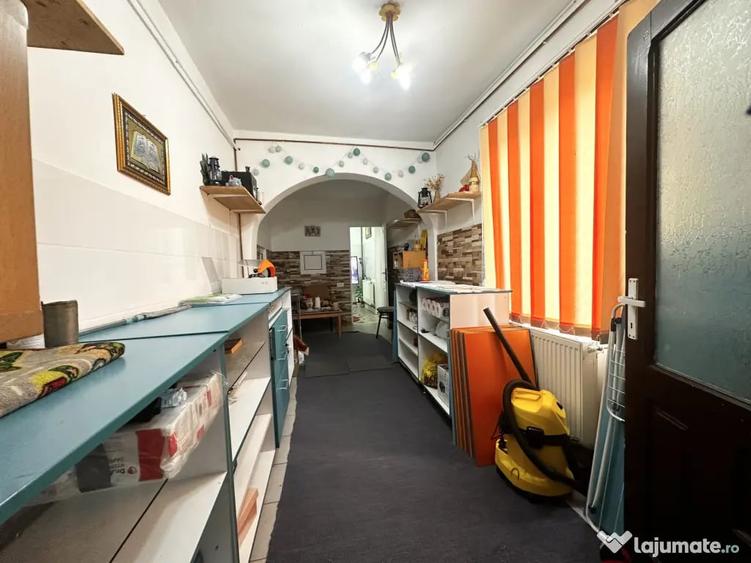 Casă cu 6 camere cu Teren 370 Mp în Olimpia-Stadion
