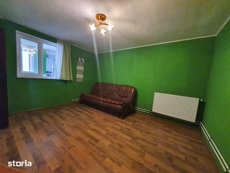 Casă cu 6 camere cu Teren 198 Mp în Berceni