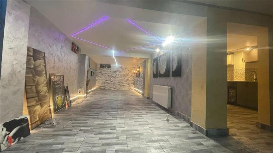 Casă cu 11 camere cu Teren 180 Mp în Central