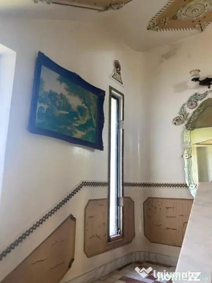 Casă cu 10 camere cu Teren 626 Mp în Central