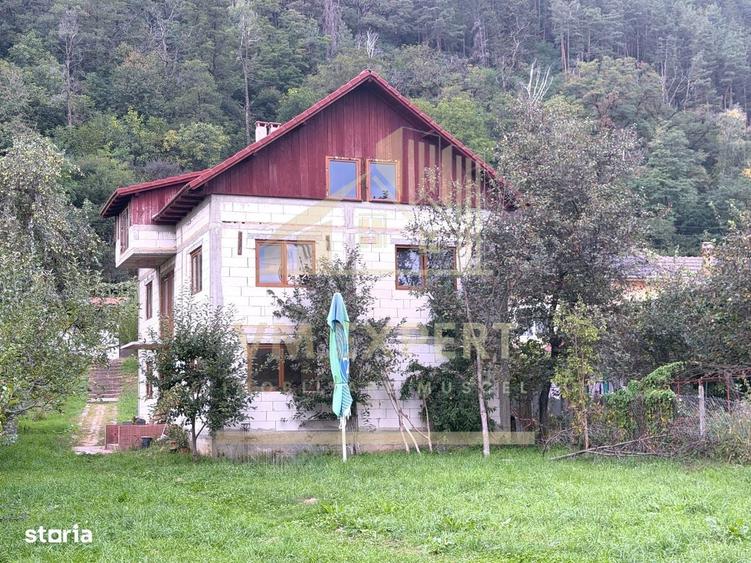 Casa 6 Camere Teren 5736 Mp Leresti Voinesti Arges - 3