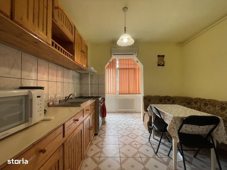 Apartament cu 3 camere decomandat în Vasile Aaron