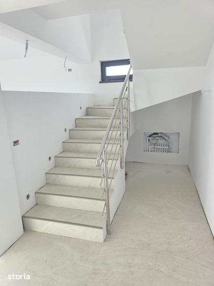 Casă cu 4 camere cu Teren 500 Mp în Central