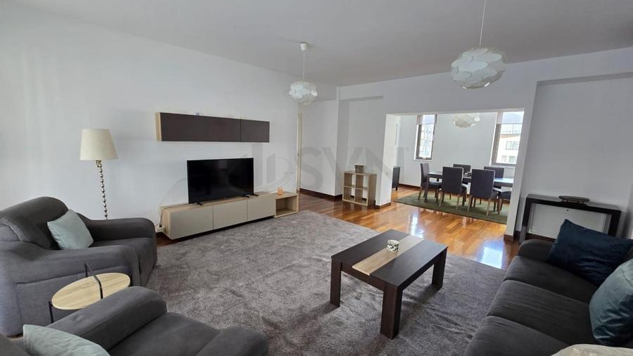 Apartament cu 5 camere decomandat, mobilat în Herăstrău