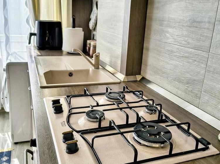 Apartament cu 3 camere decomandat în Burdujeni