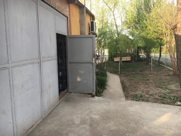 Spațiu comercial, de 1,221 mp, în Brădeanu
