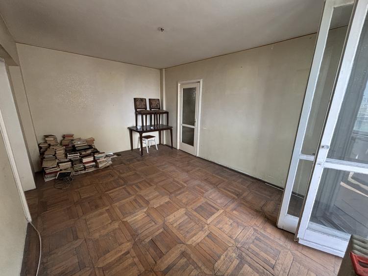 Apartament cu 2 camere semidecomandat în Gara de Nord