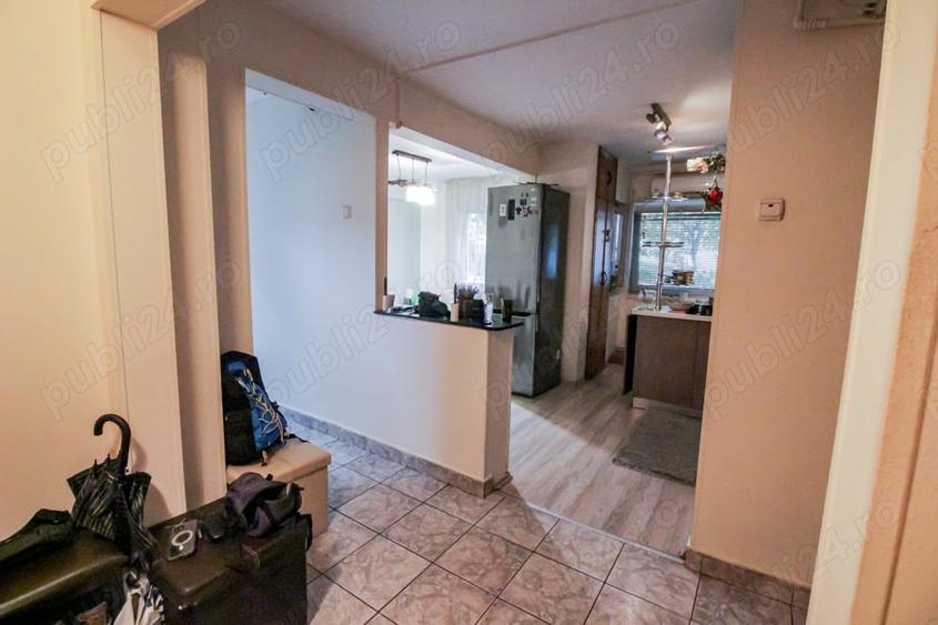 Apartament cu 4 camere decomandat în 9 Mai