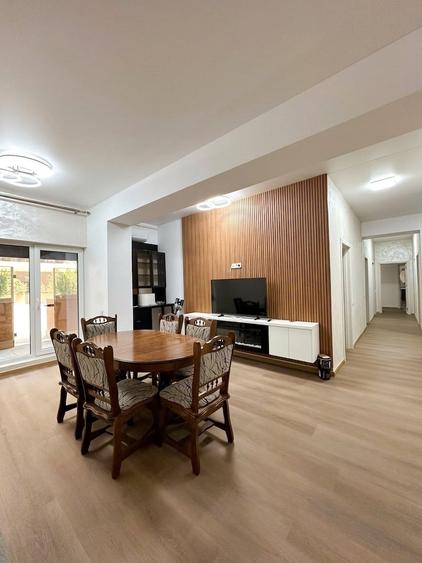 Apartament cu 4 camere decomandat, mobilat în Pipera