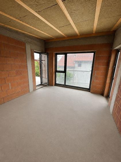 Duplex cu 4 camere cu Teren 400 Mp în Cetate